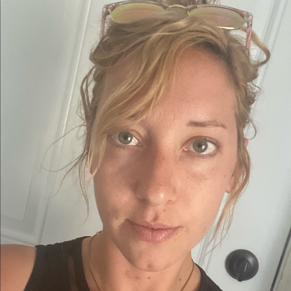 Meet your Posher, Enya - Picture 1 of 1